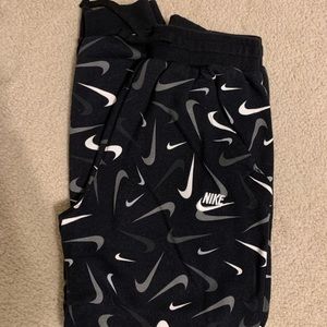 Like new boys size large Nike sweatpants